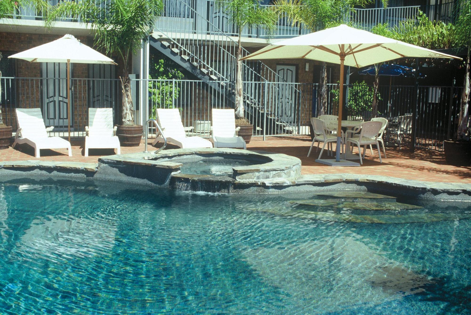 Motel Ibis Styles Adelaide Manor Exterior foto