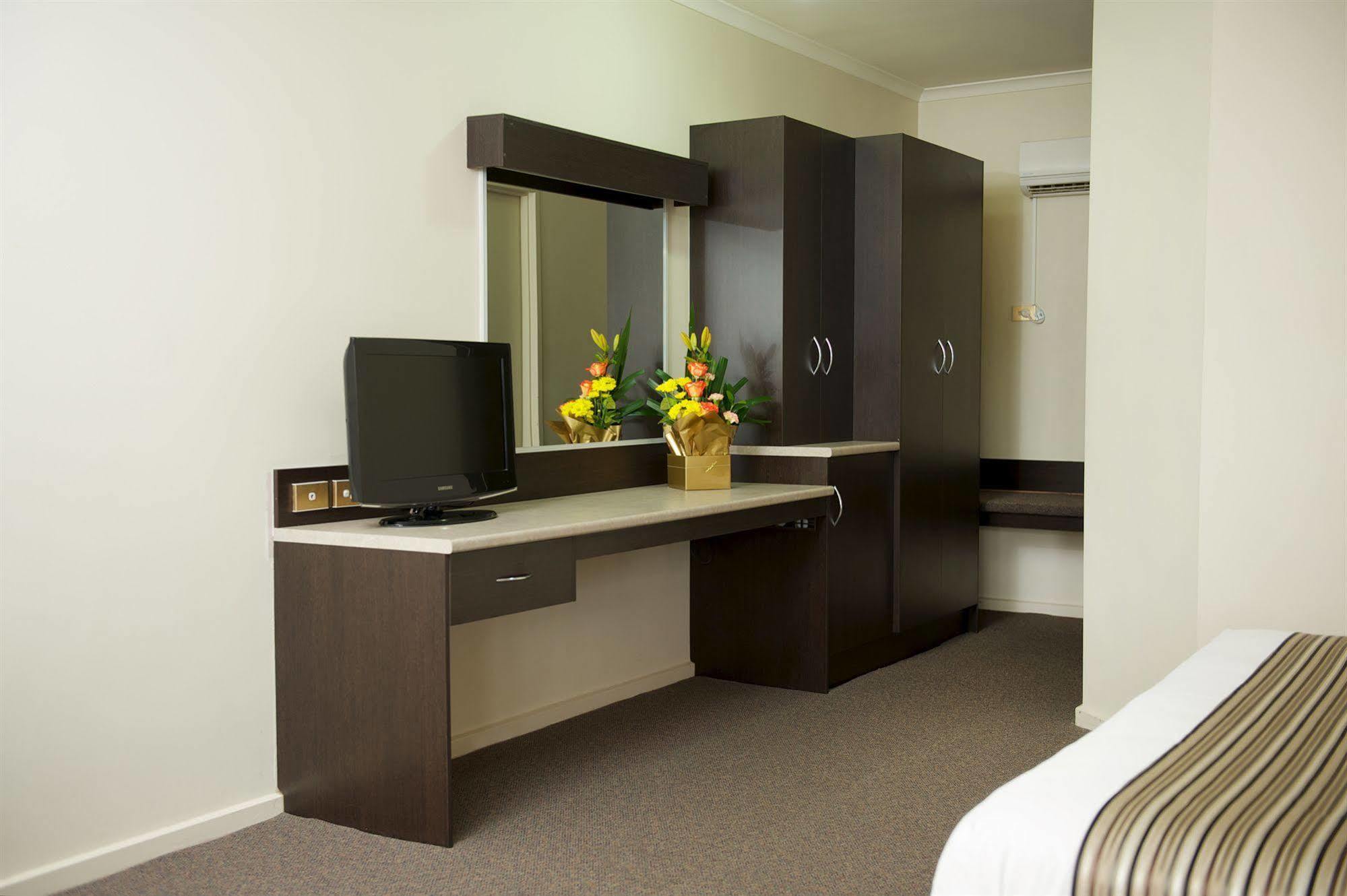 Motel Ibis Styles Adelaide Manor Exterior foto